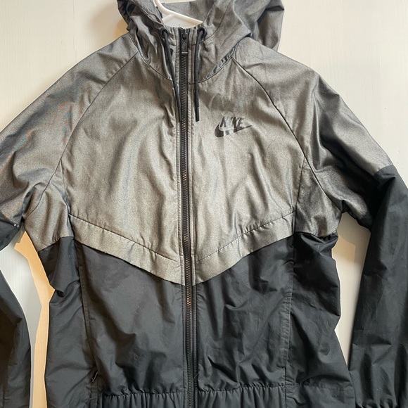 Nike Windbreaker - Picture 1 of 2